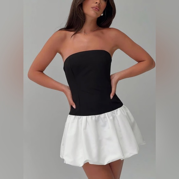 Camila Coelho Dresses & Skirts - NWT Camila Coehlo Black and White Strapless Mini Bubble Skirt Dress Size XS